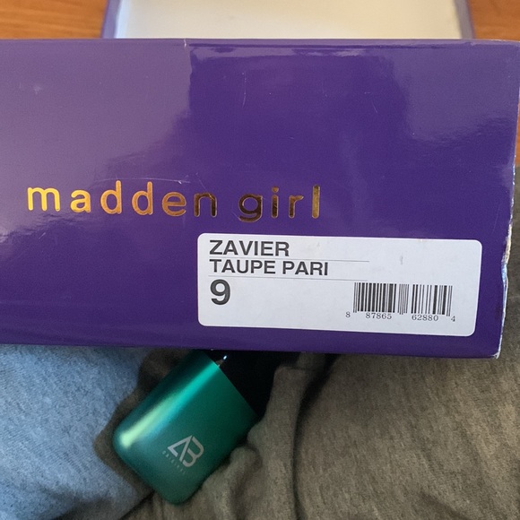 Madden girl- Womans size 9
Zavier Taupe Pari - Picture 4 of 4